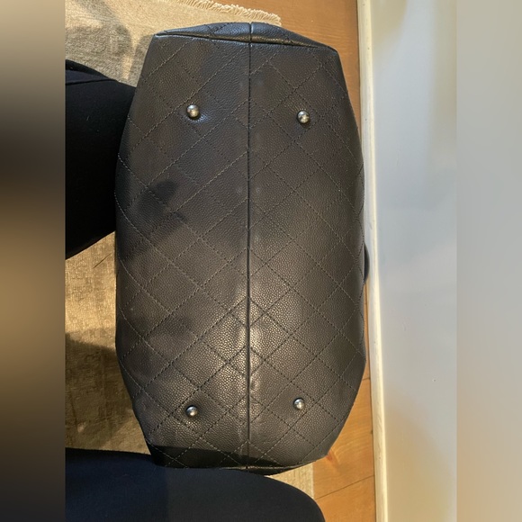 Chanel Urban Shopping Tote Quilted Caviar Large - Picture 15 of 16